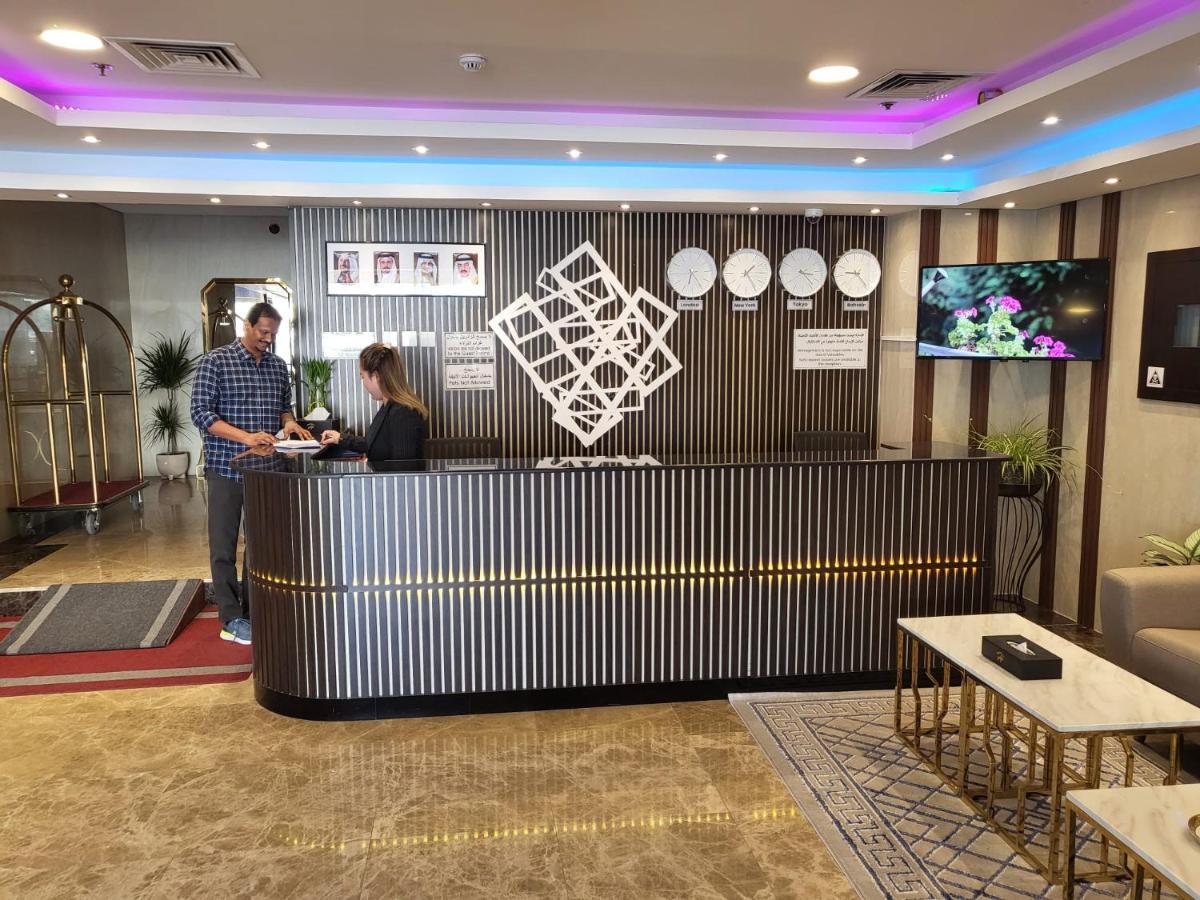 Sirius Tower Aparthotel Manama Exteriör bild