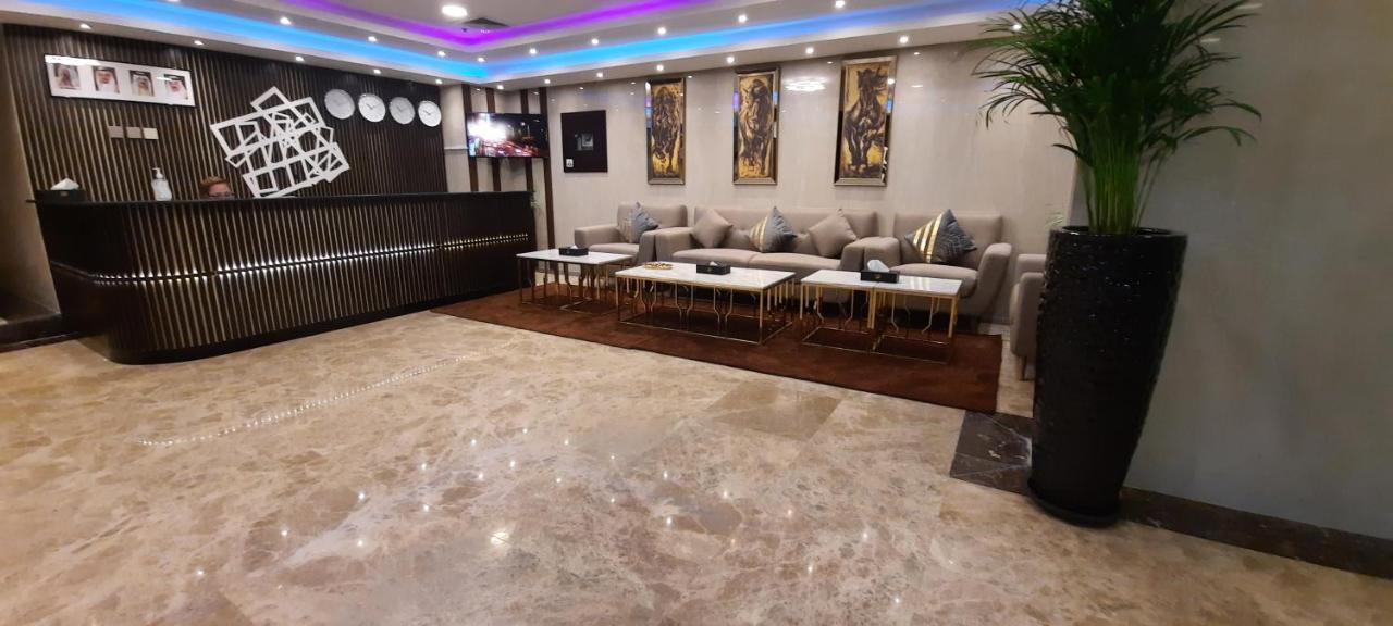 Sirius Tower Aparthotel Manama Exteriör bild