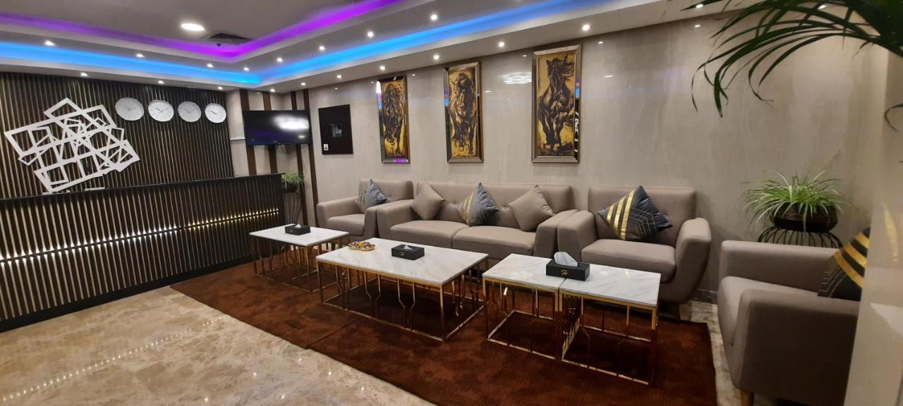 Sirius Tower Aparthotel Manama Exteriör bild
