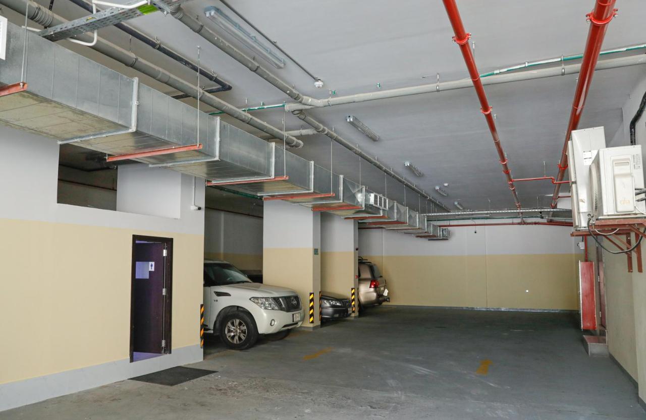 Sirius Tower Aparthotel Manama Exteriör bild