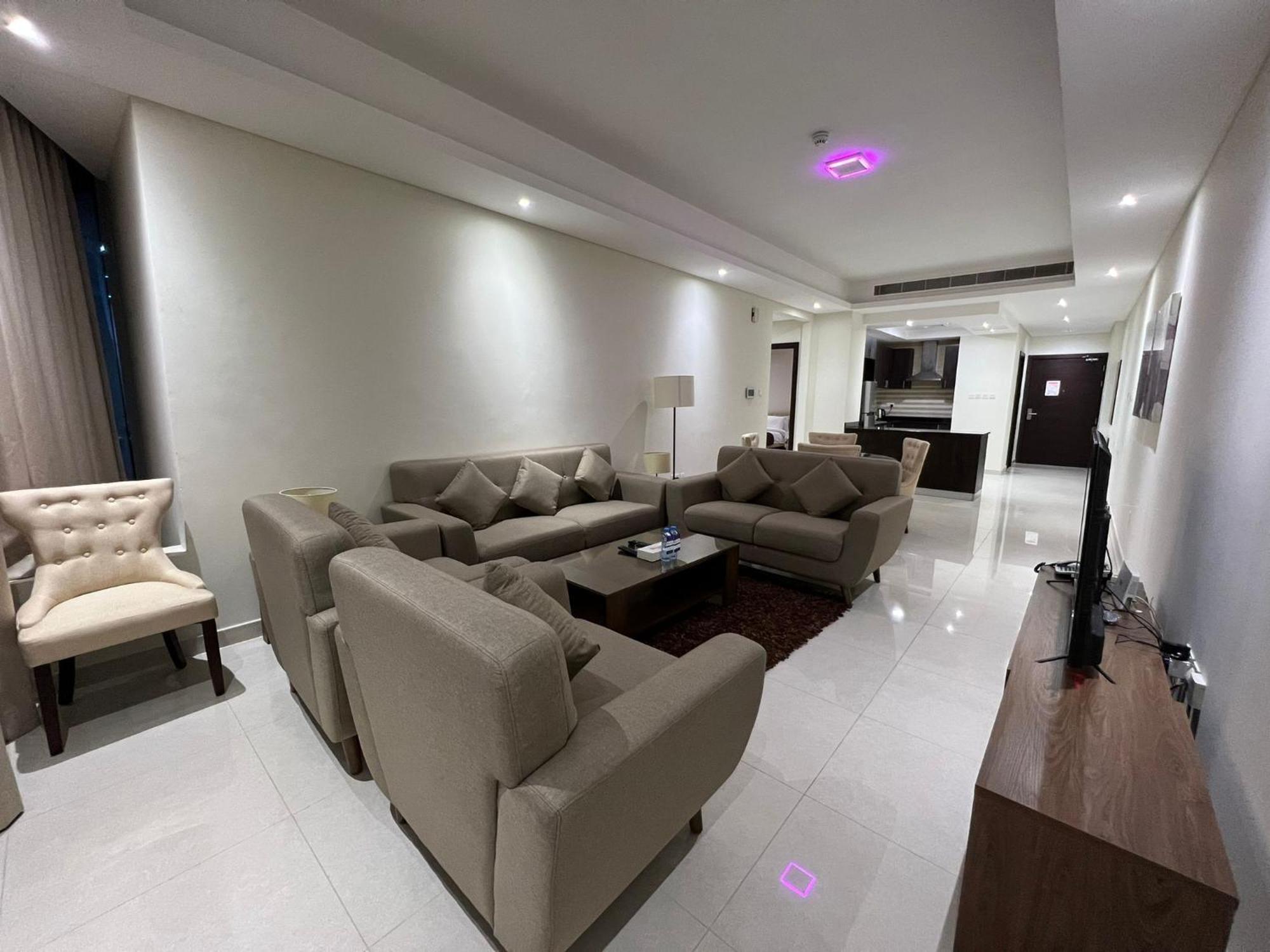 Sirius Tower Aparthotel Manama Exteriör bild
