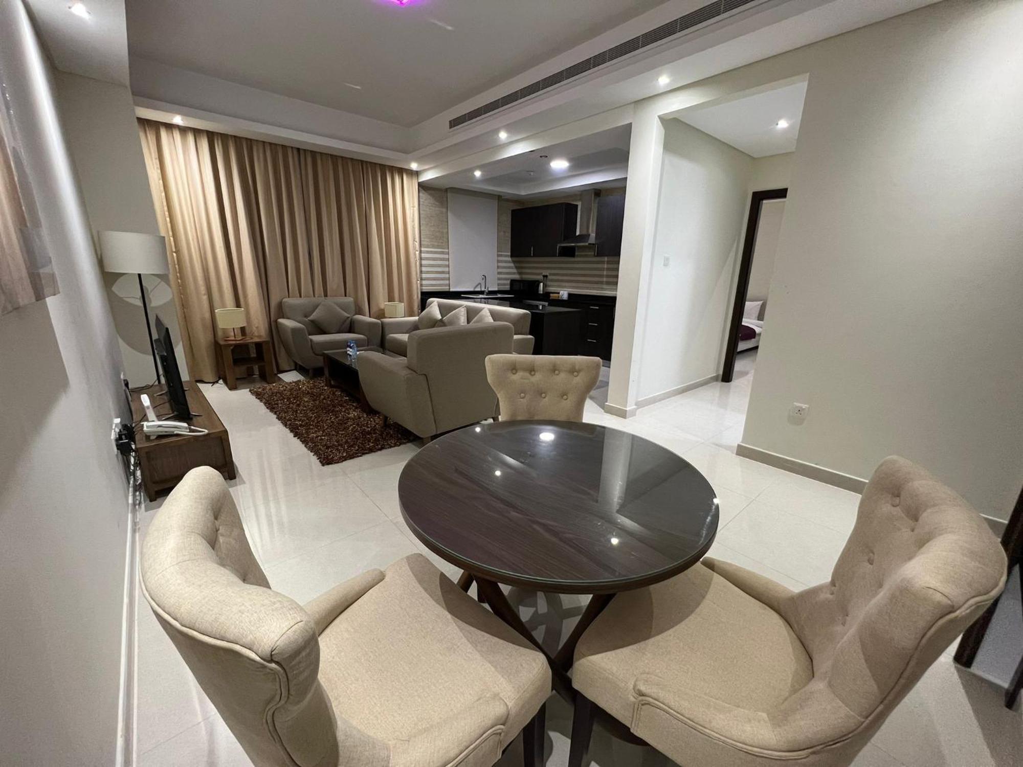 Sirius Tower Aparthotel Manama Exteriör bild
