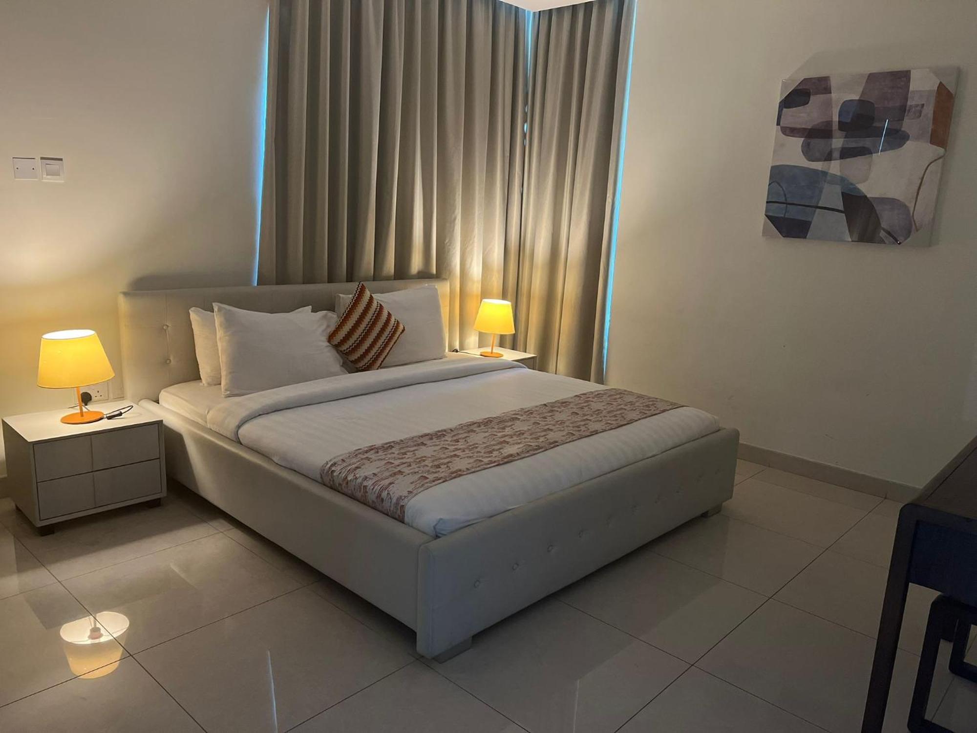 Sirius Tower Aparthotel Manama Exteriör bild