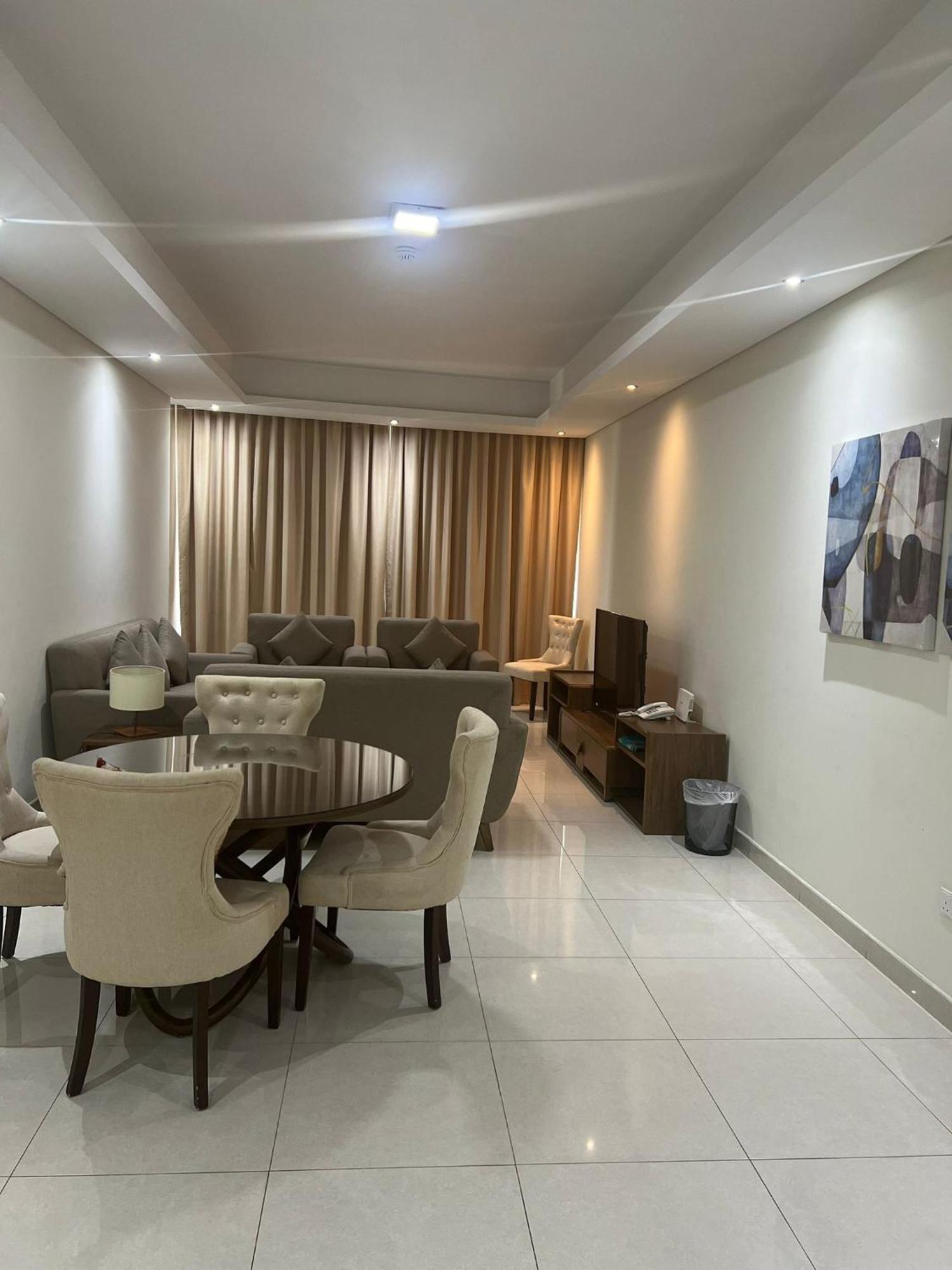 Sirius Tower Aparthotel Manama Exteriör bild