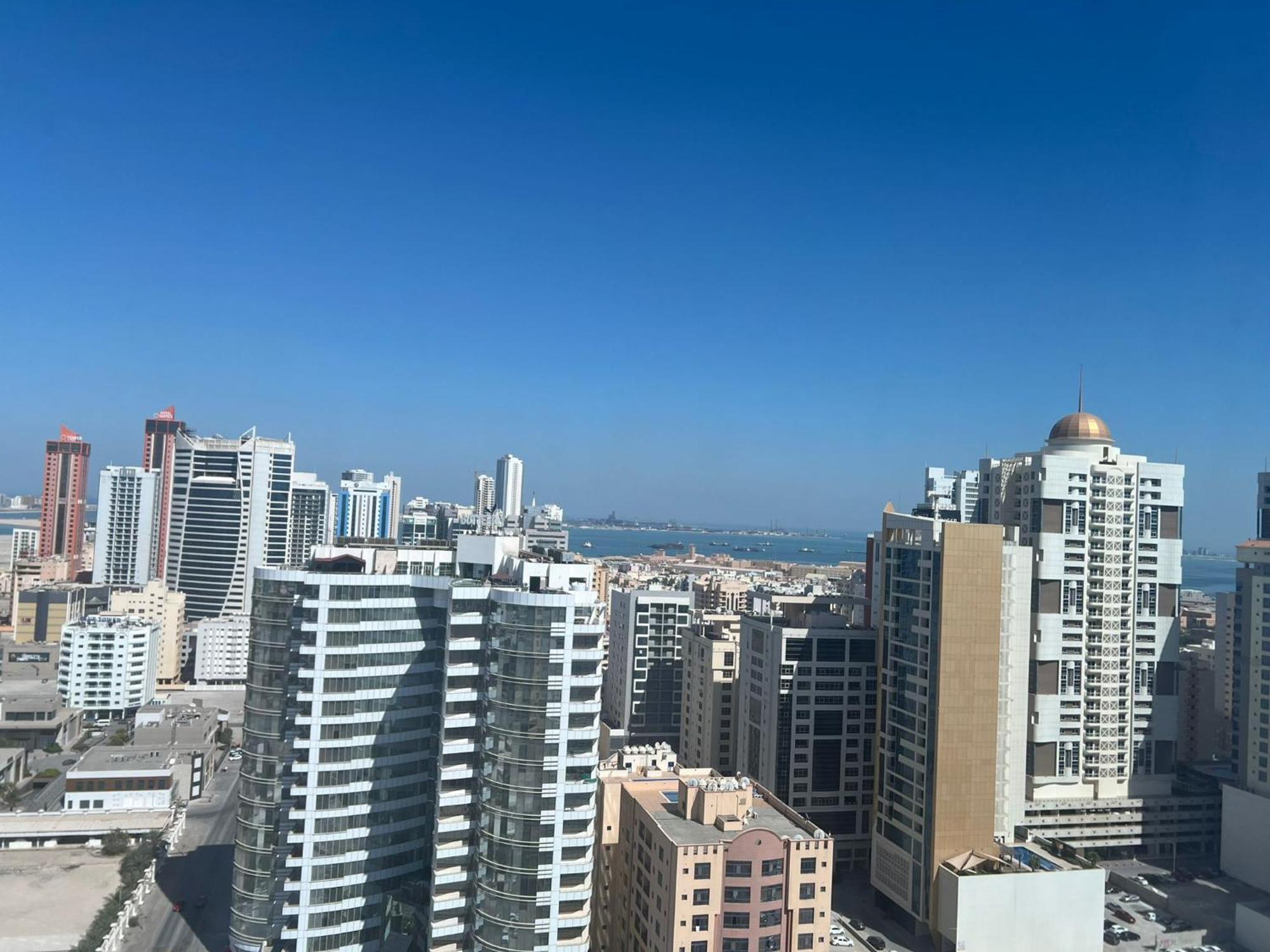 Sirius Tower Aparthotel Manama Exteriör bild
