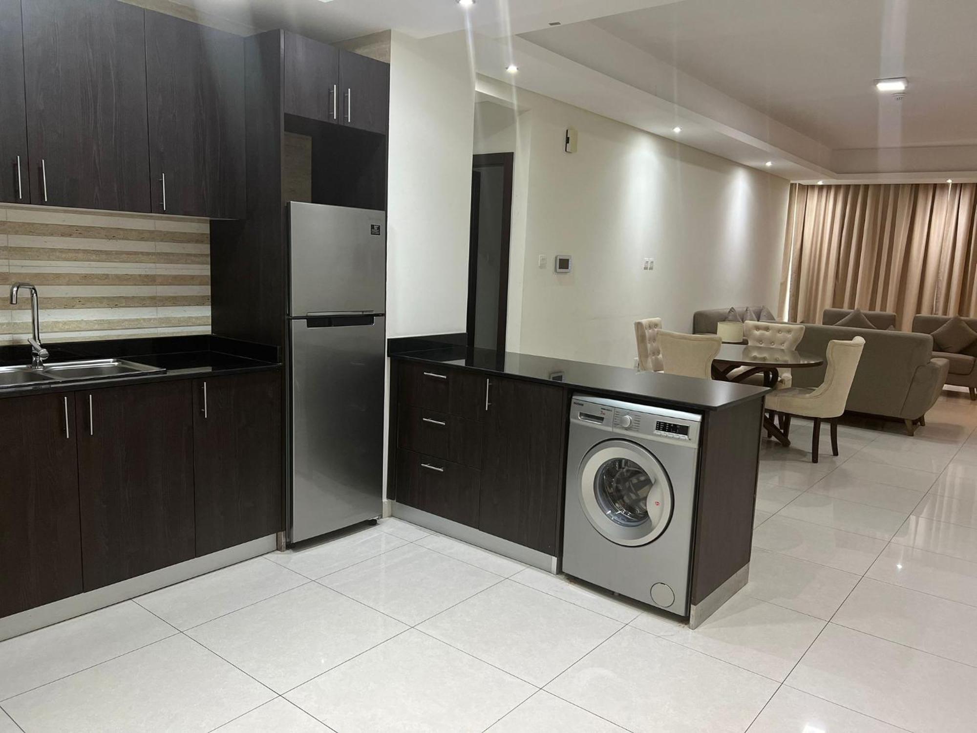 Sirius Tower Aparthotel Manama Exteriör bild