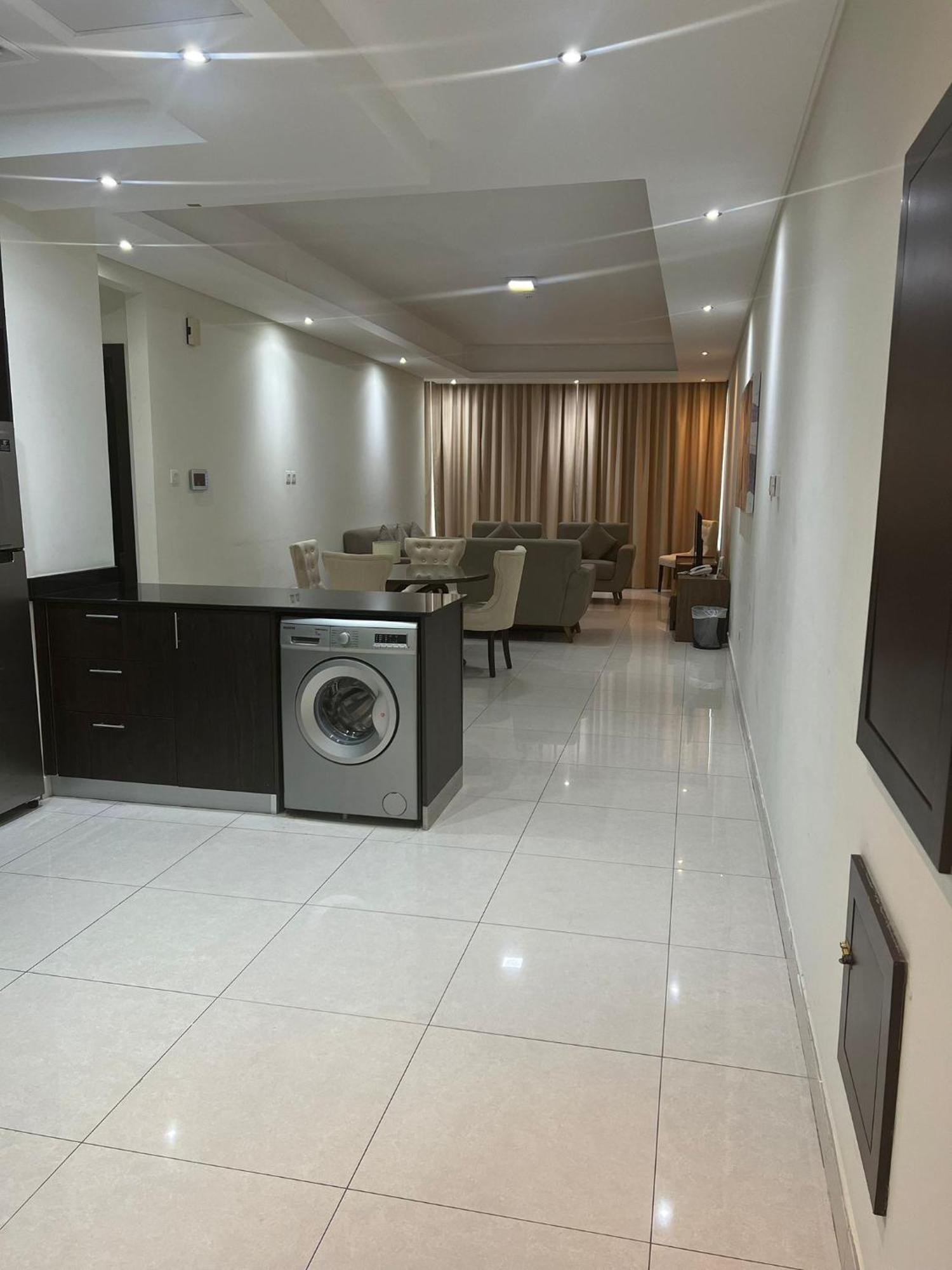 Sirius Tower Aparthotel Manama Exteriör bild